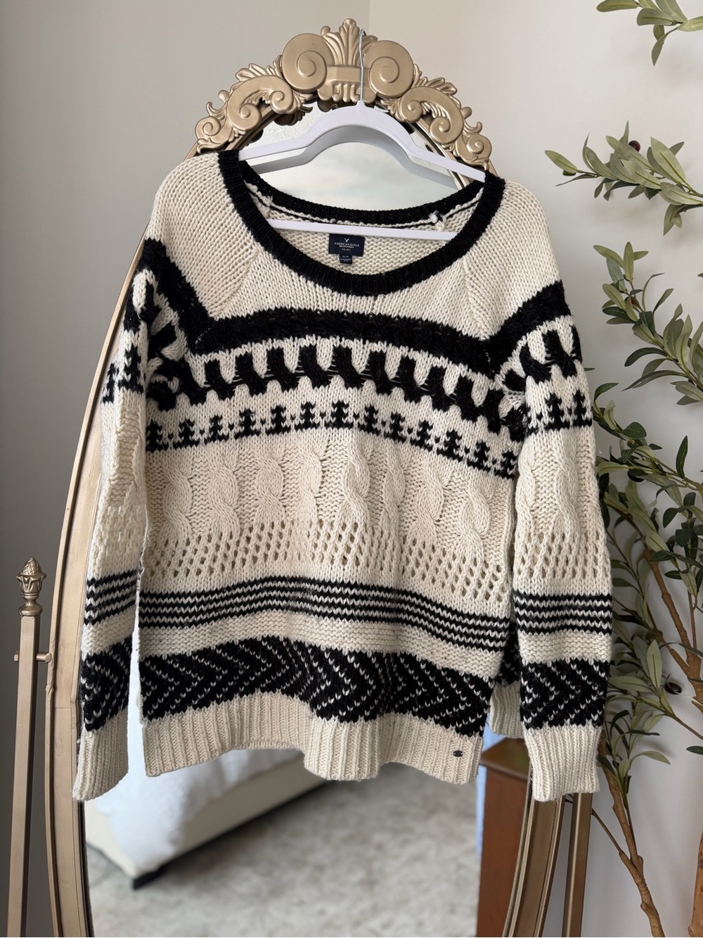 American Eagle Chunky Black and Cream Patterned Cable Knit Sweater